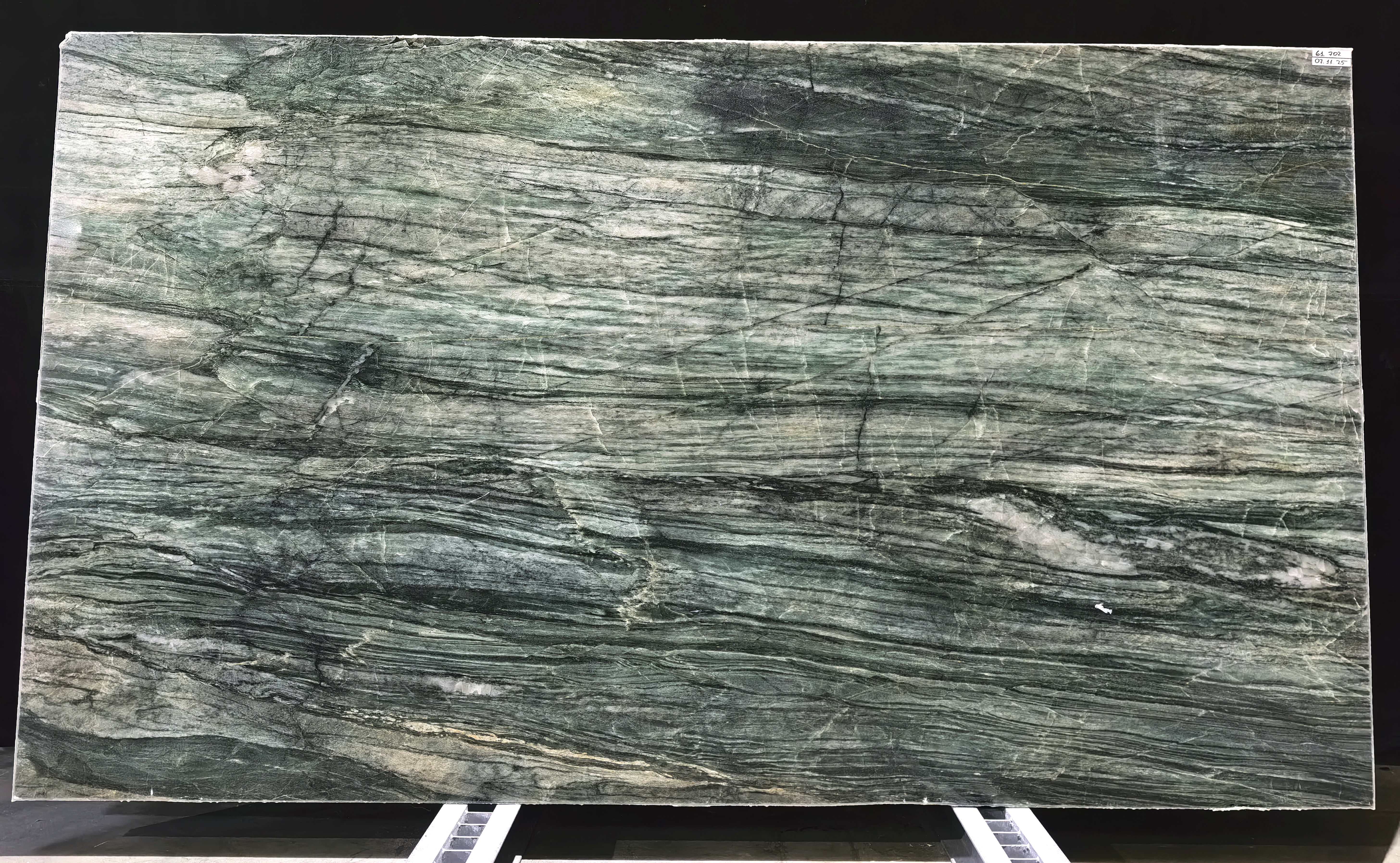 Verde Mountain/020/Полированная (61702 (3 280 х 1 880))