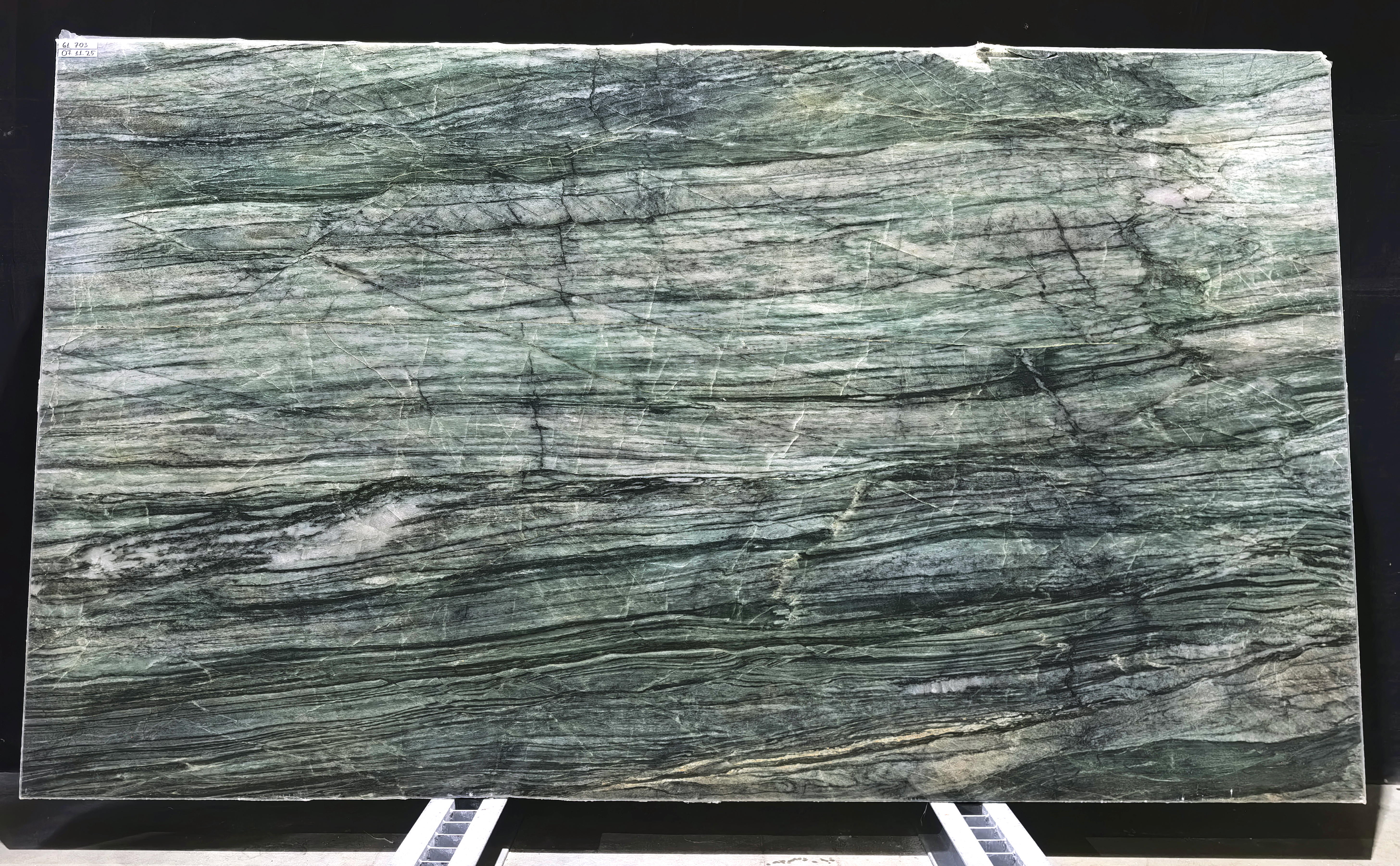 Verde Mountain/020/Полированная (61703 (3 280 х 1 880))