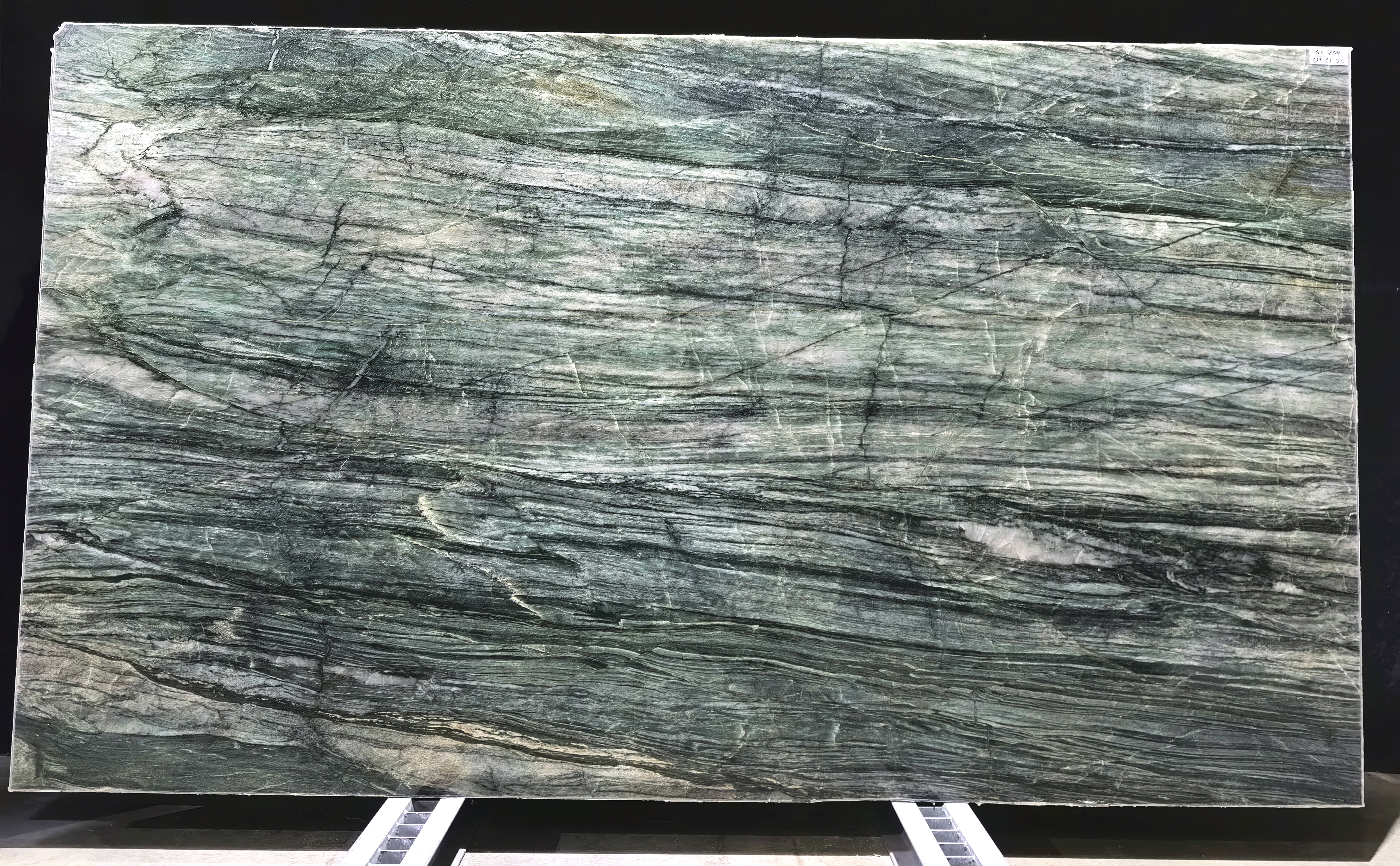 Verde Mountain/020/Полированная (61704 (3 280 х 1 880))