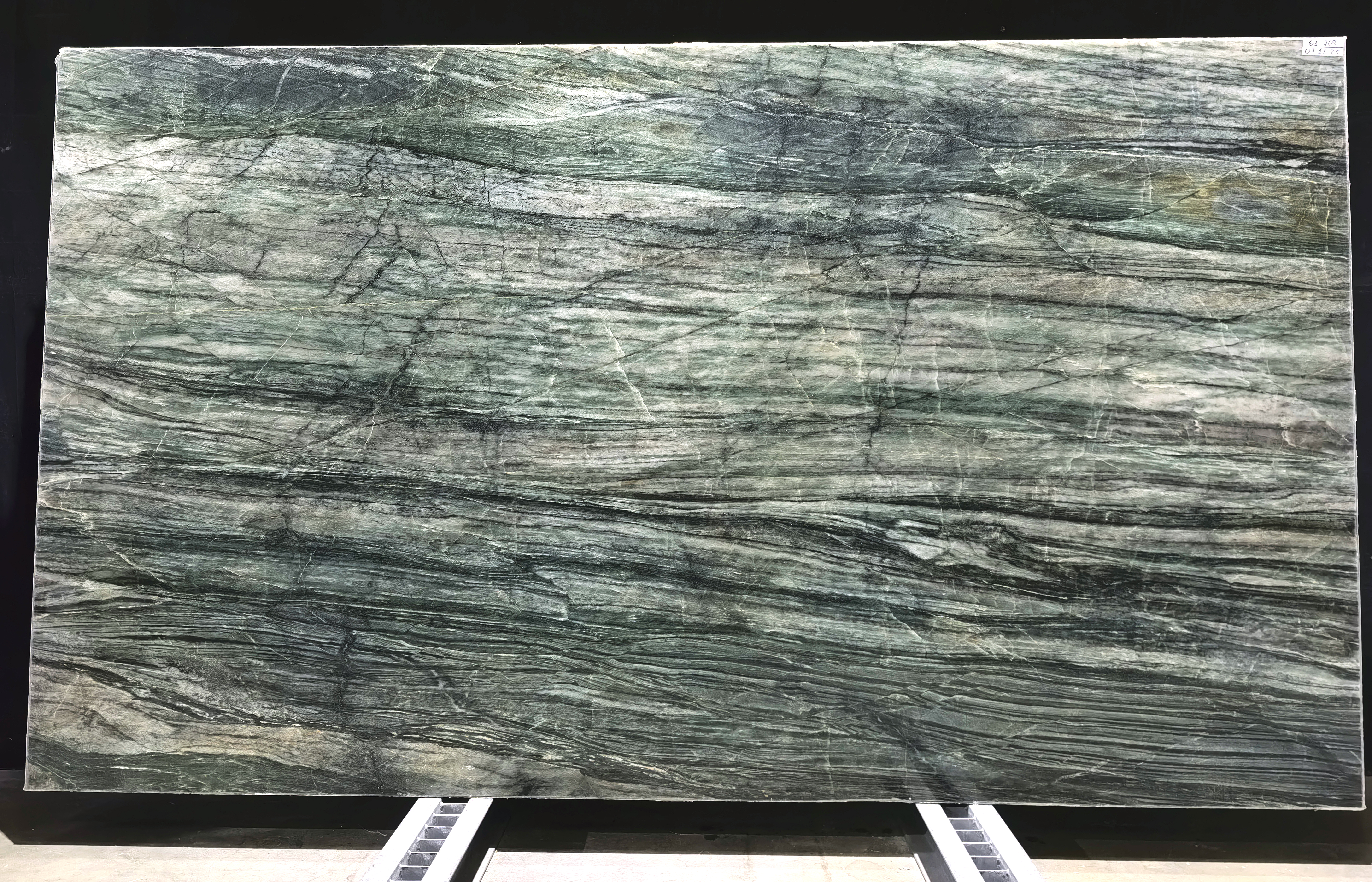 Verde Mountain/020/Полированная (61708 (3 280 х 1 880))