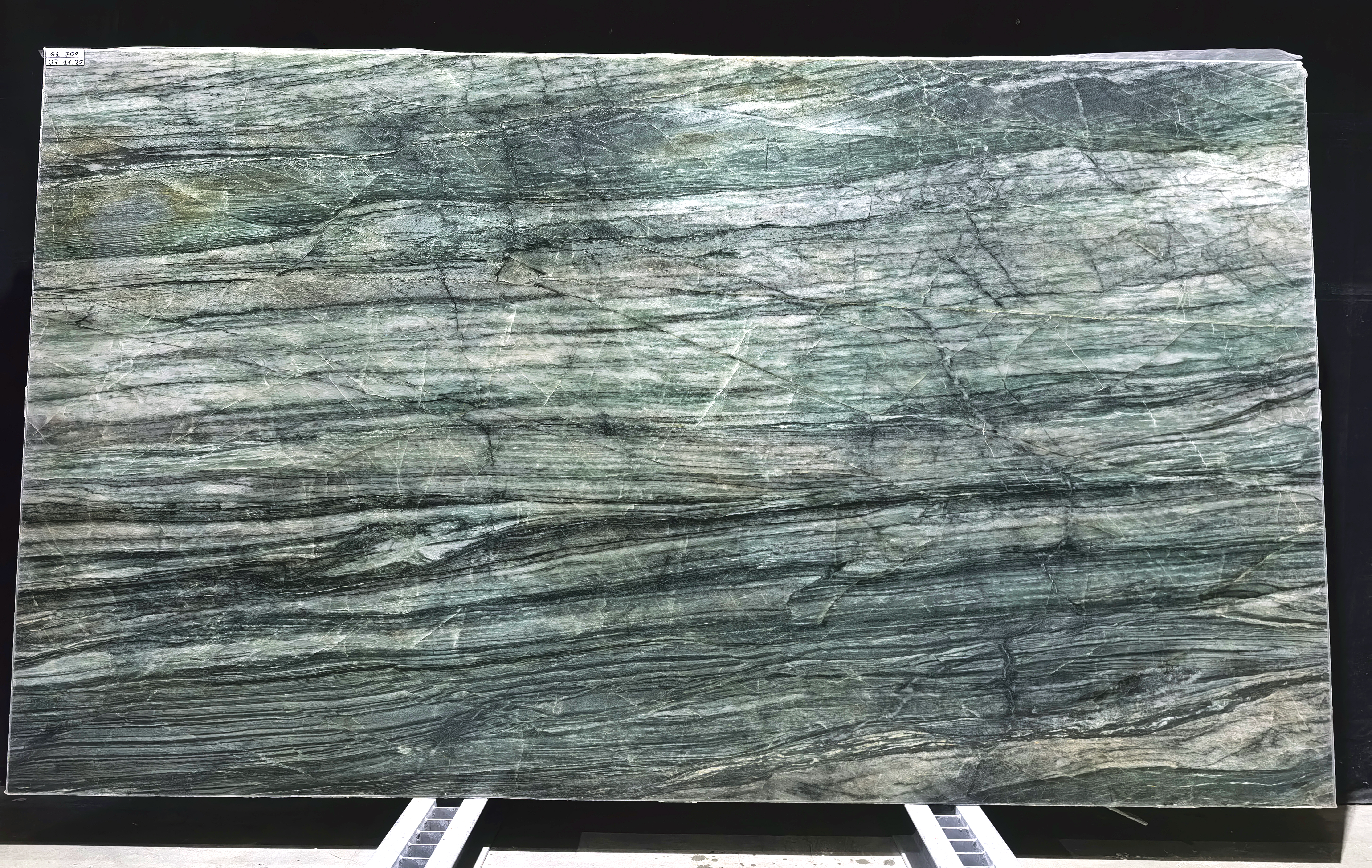 Verde Mountain/020/Полированная (61709 (3 280 х 1 880))