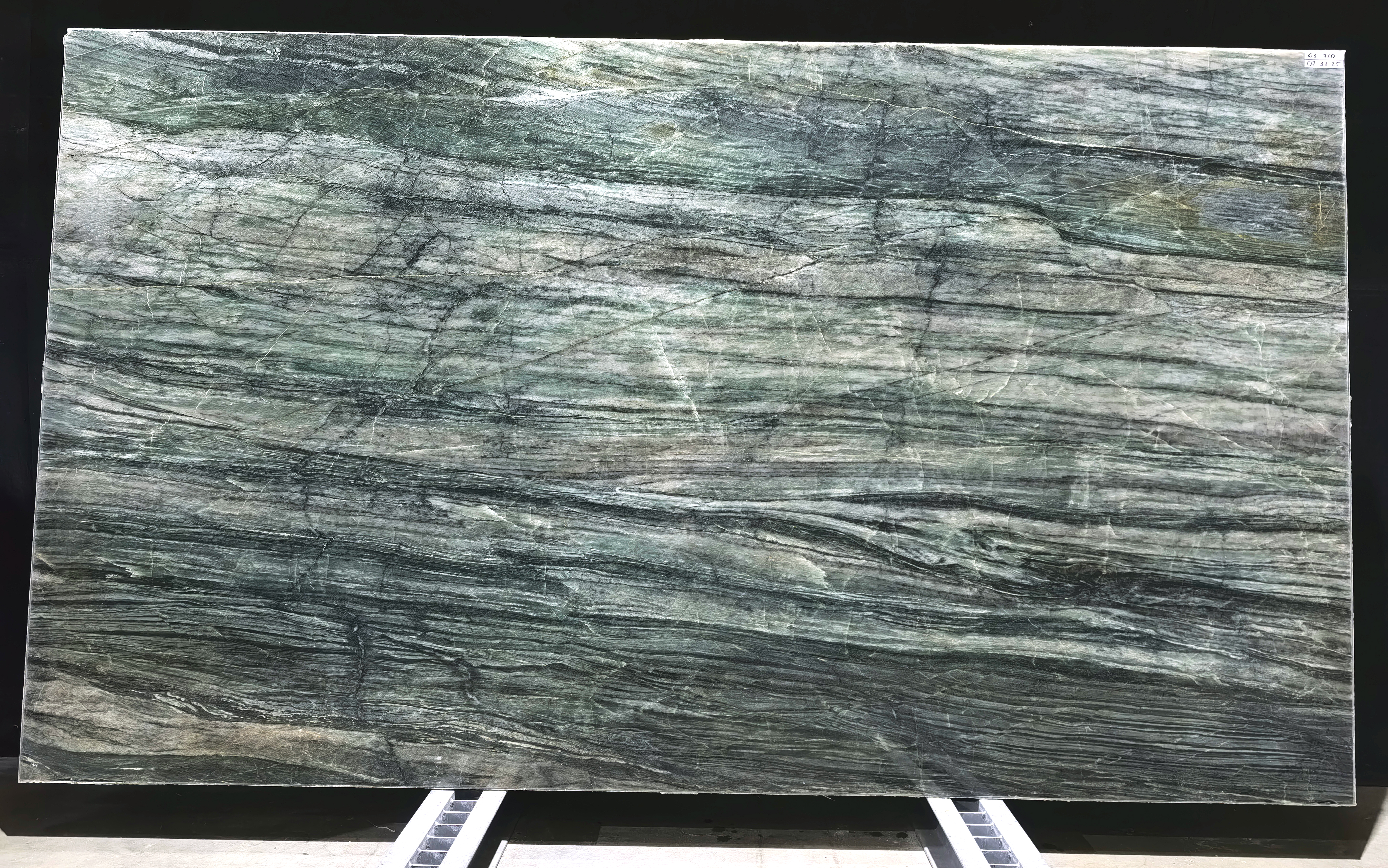 Verde Mountain/020/Полированная (61710 (3 280 х 1 880))
