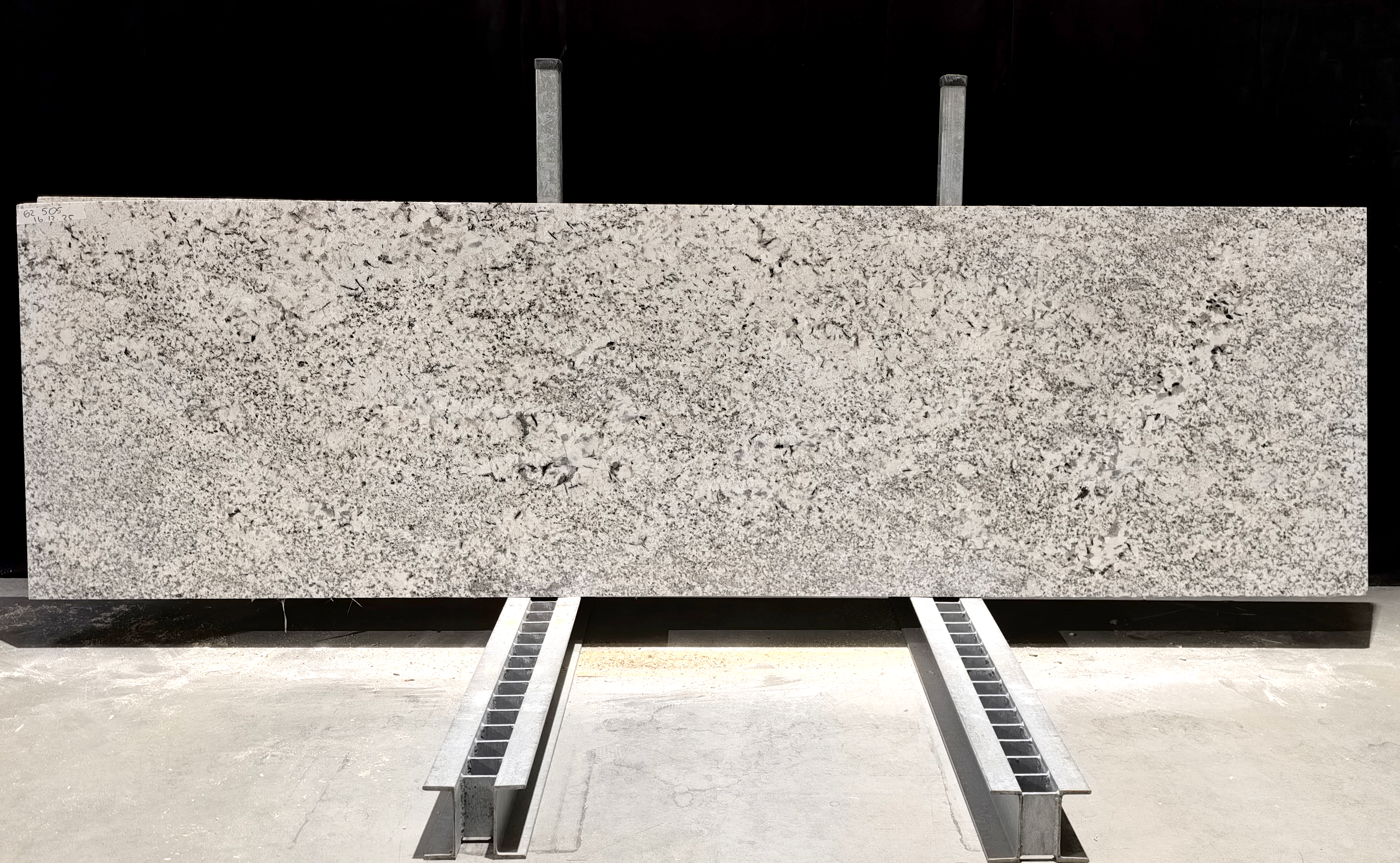 Infinity White/020/Полированная (62505 (3 400 х 1 000))