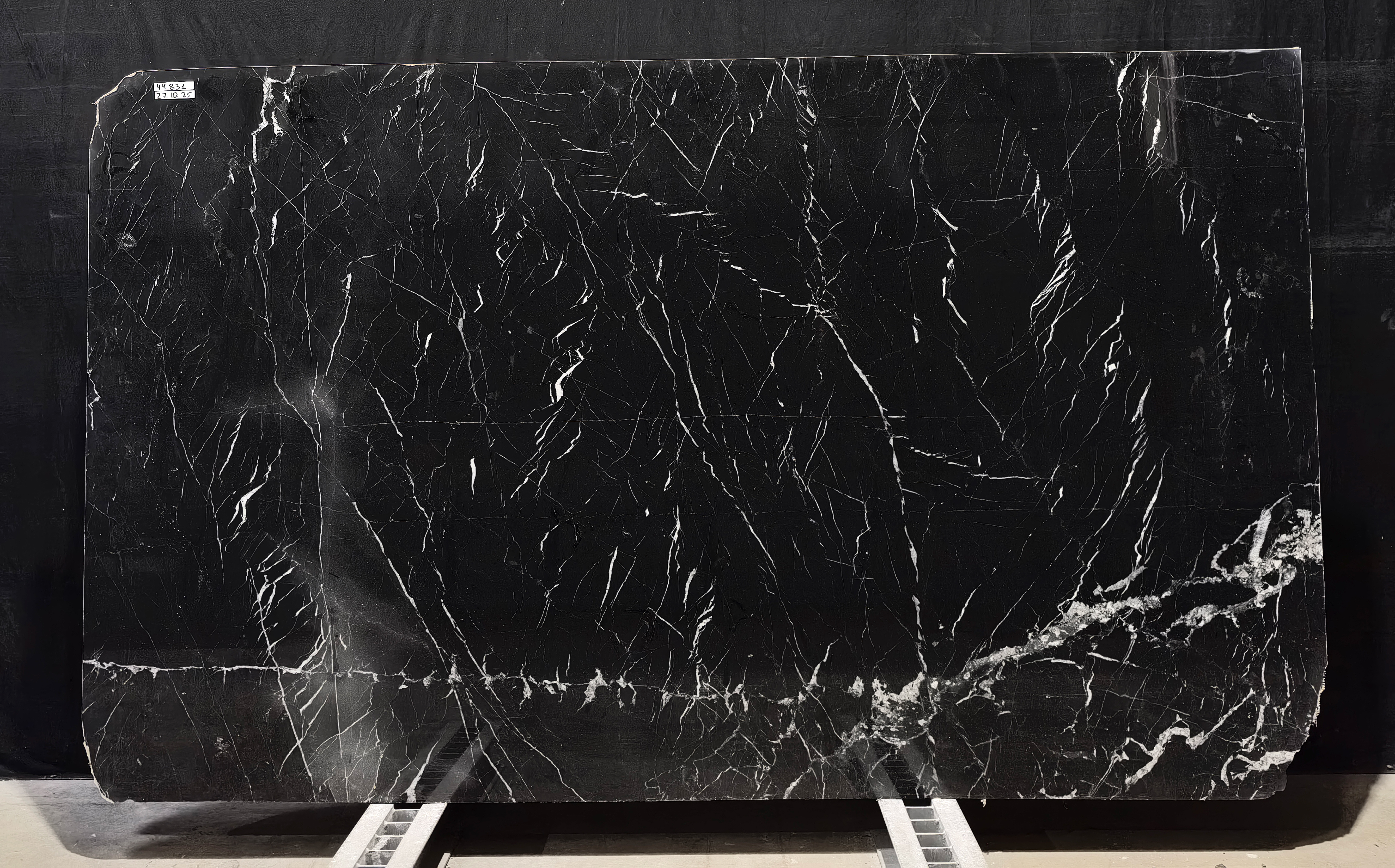 Nero Marquina/020/Полированная (44831 (2 800 х 1 750))