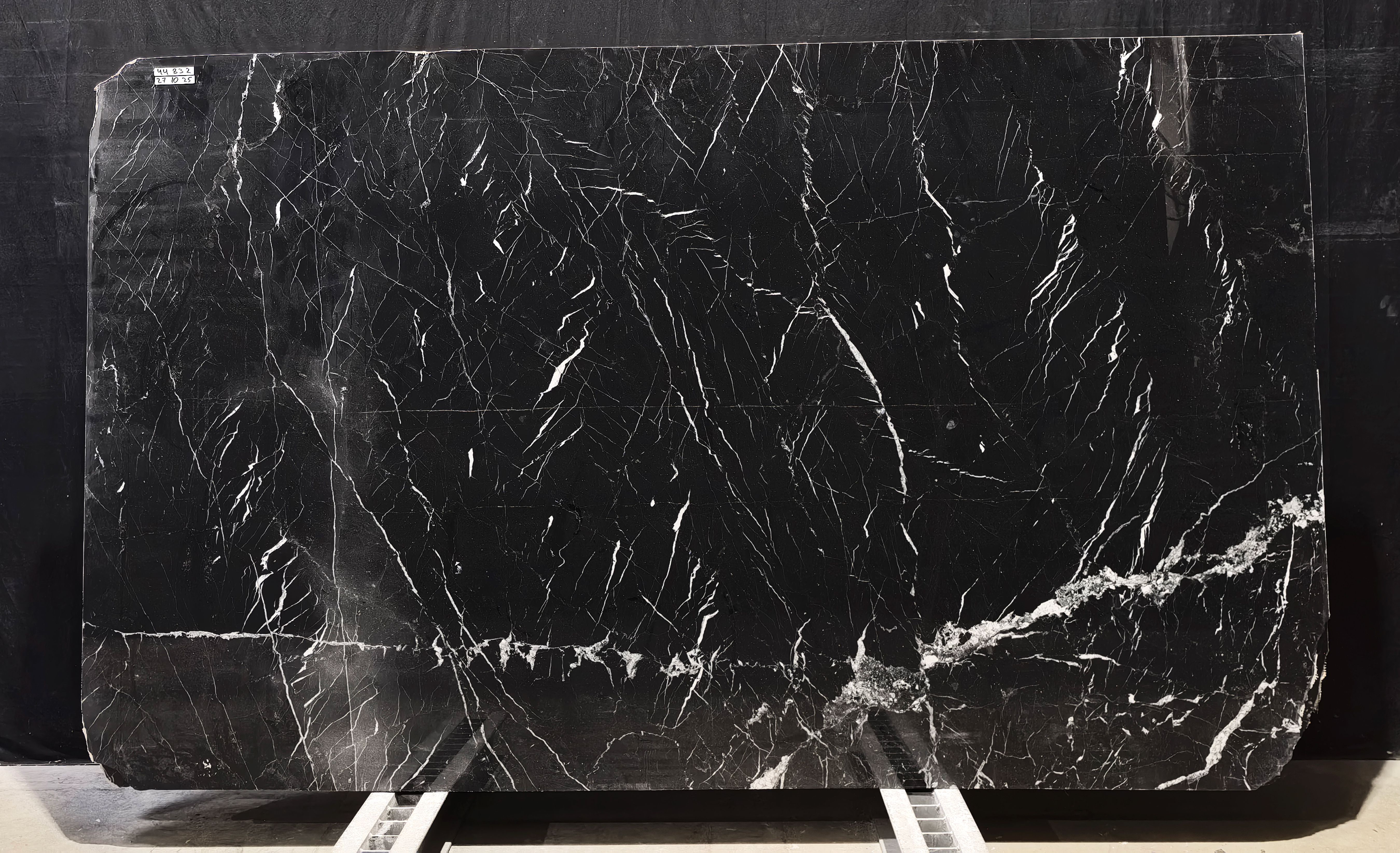 Nero Marquina/020/Полированная (44832 (2 800 х 1 750))