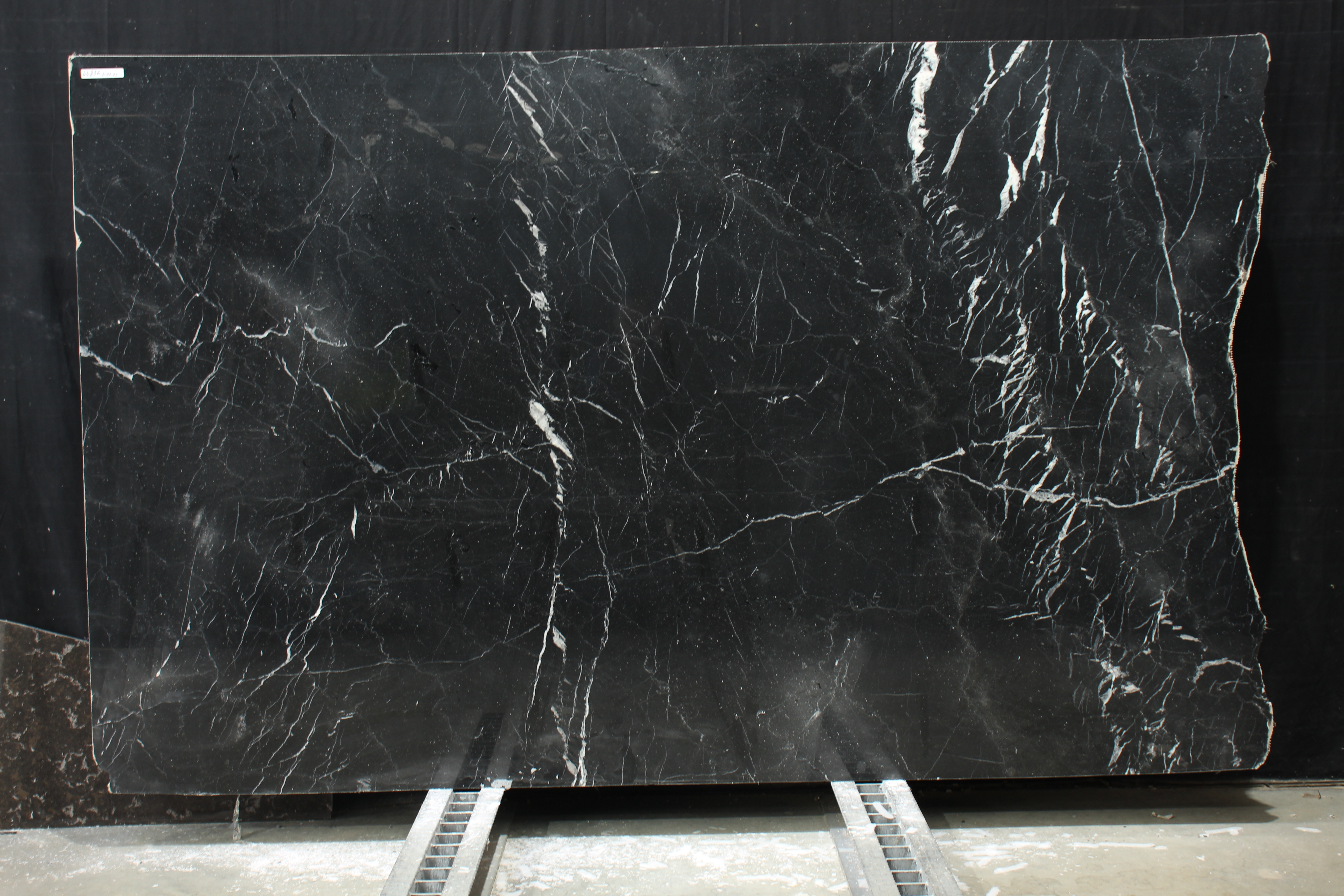Nero Marquina/020/Полированная (44836 (2 700 х 1 750))