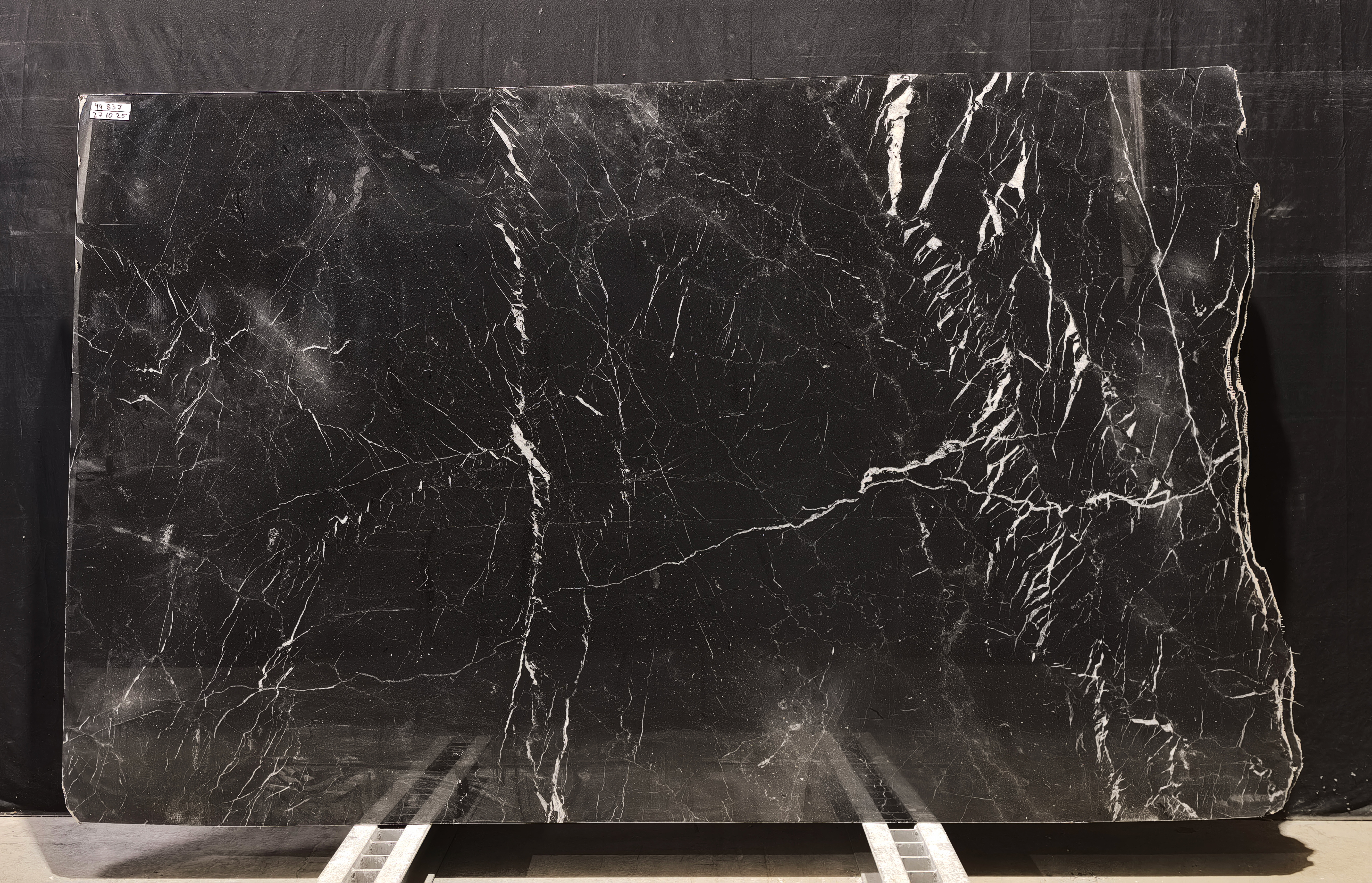Nero Marquina/020/Полированная (44837 (2 800 х 1 750))