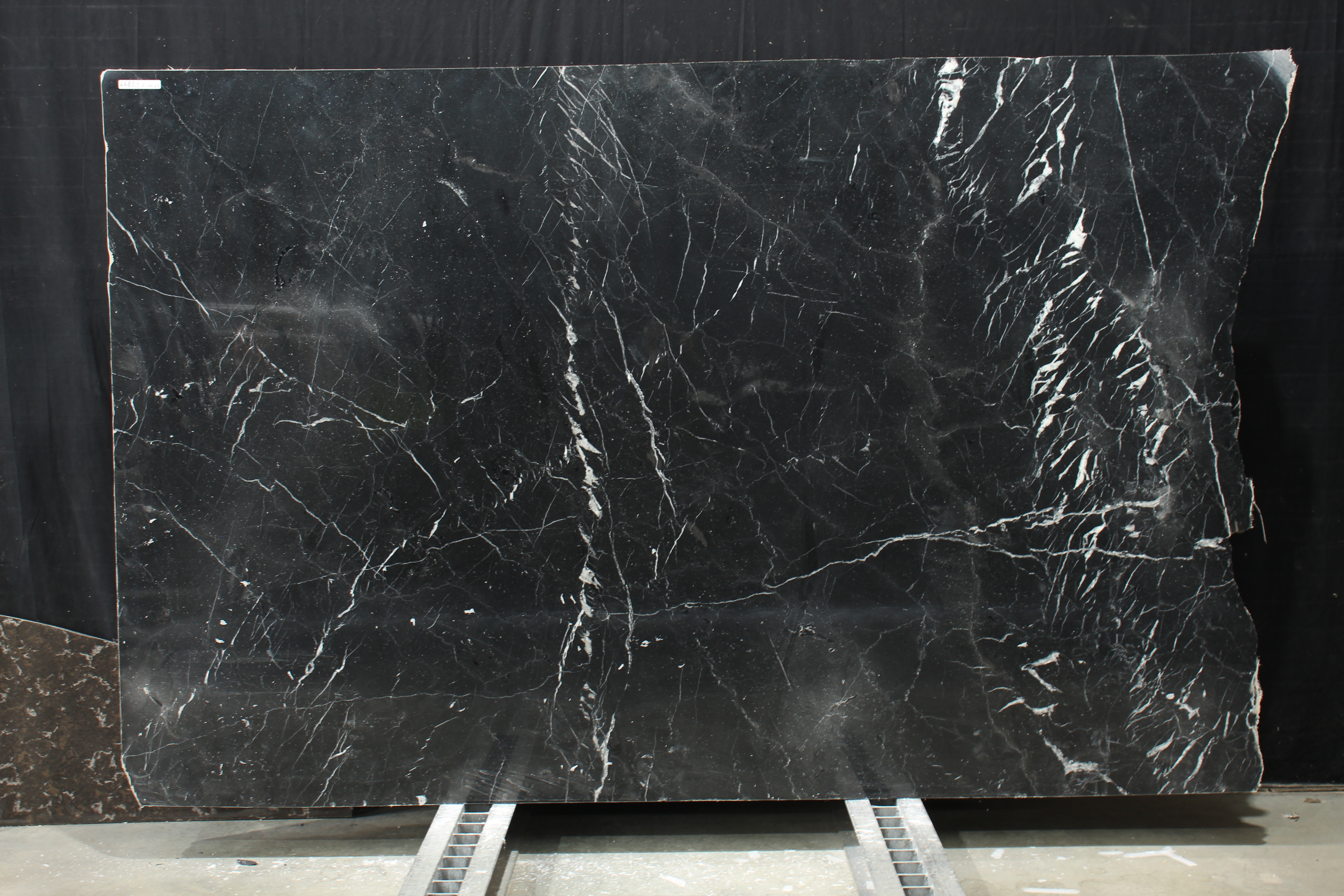 Nero Marquina/020/Полированная (44853 (2 600 х 1 750))