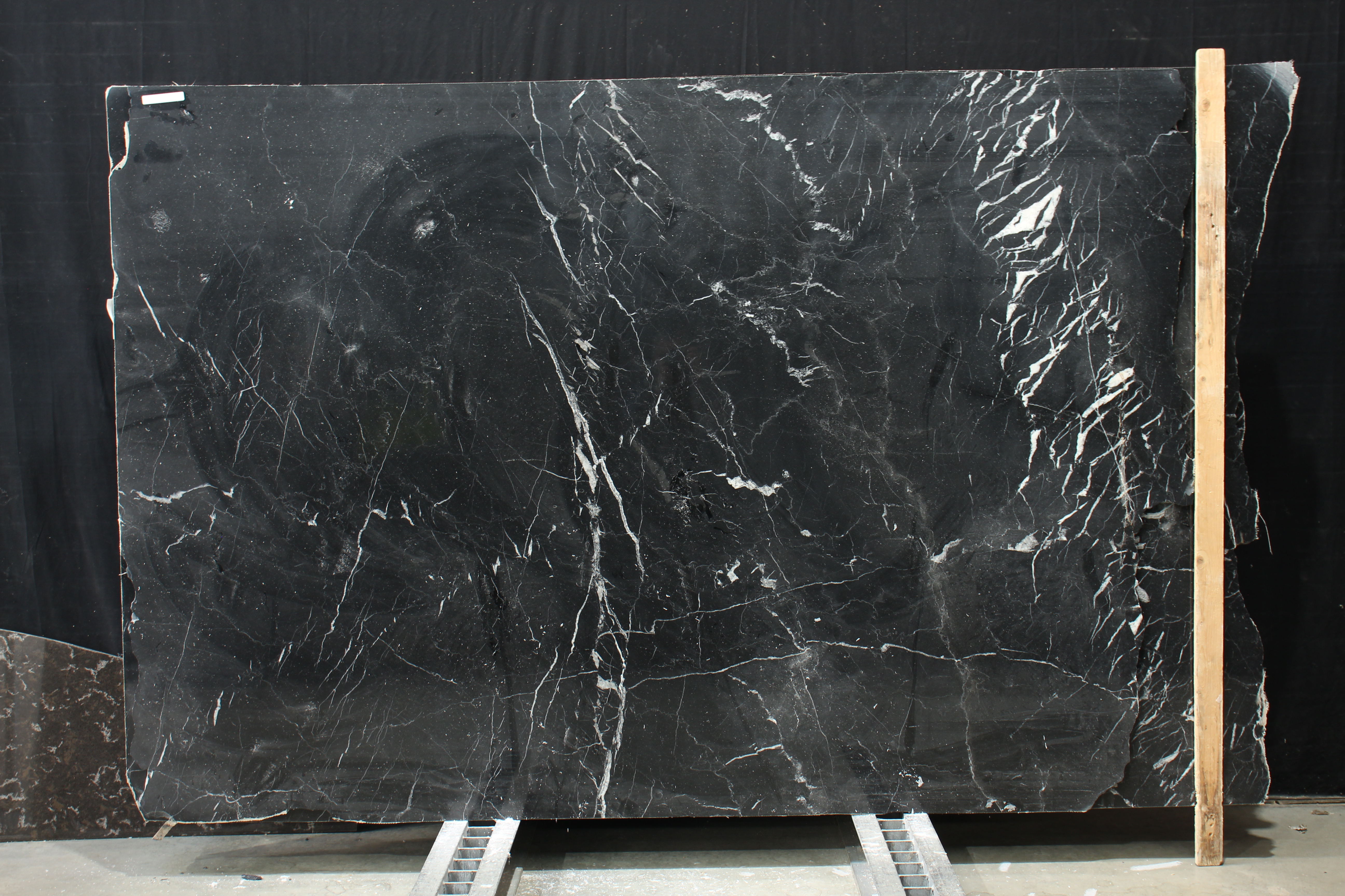 Nero Marquina/020/Полированная (44854 (2 600 х 1 750))