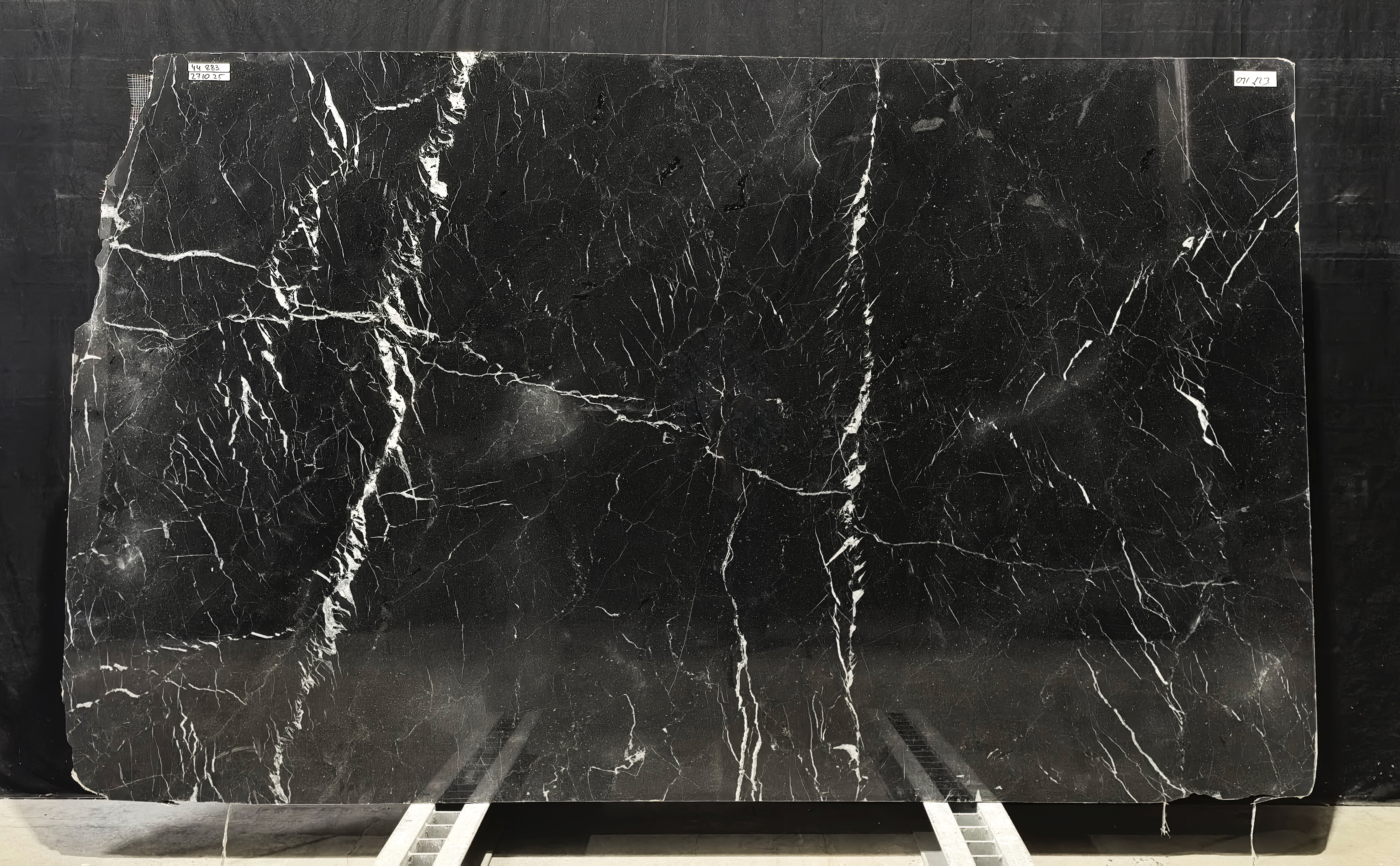 Nero Marquina/020/Полированная (44883 (2 870 х 1 750))