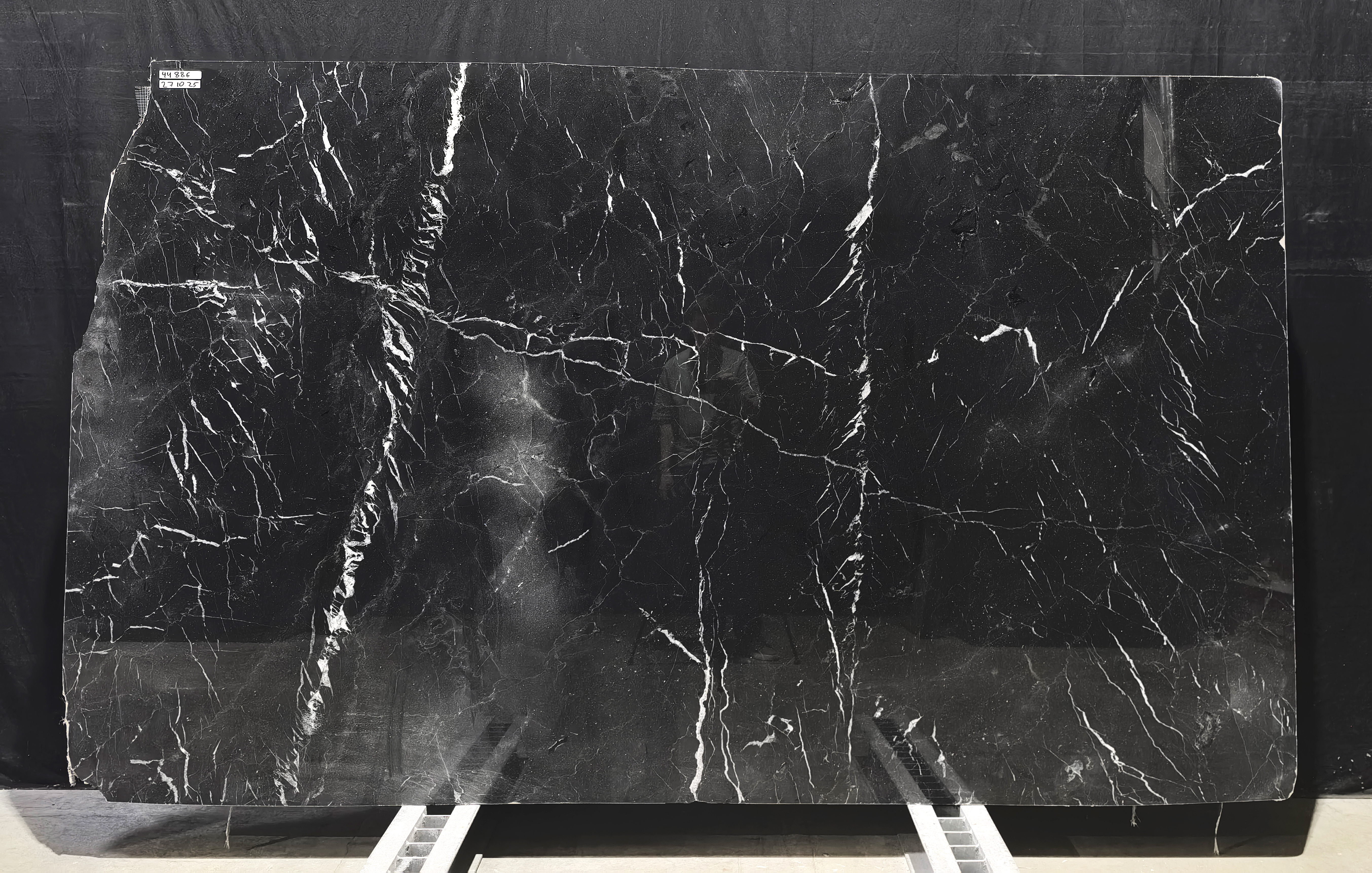 Nero Marquina/020/Полированная (44886 (2 870 х 1 750))