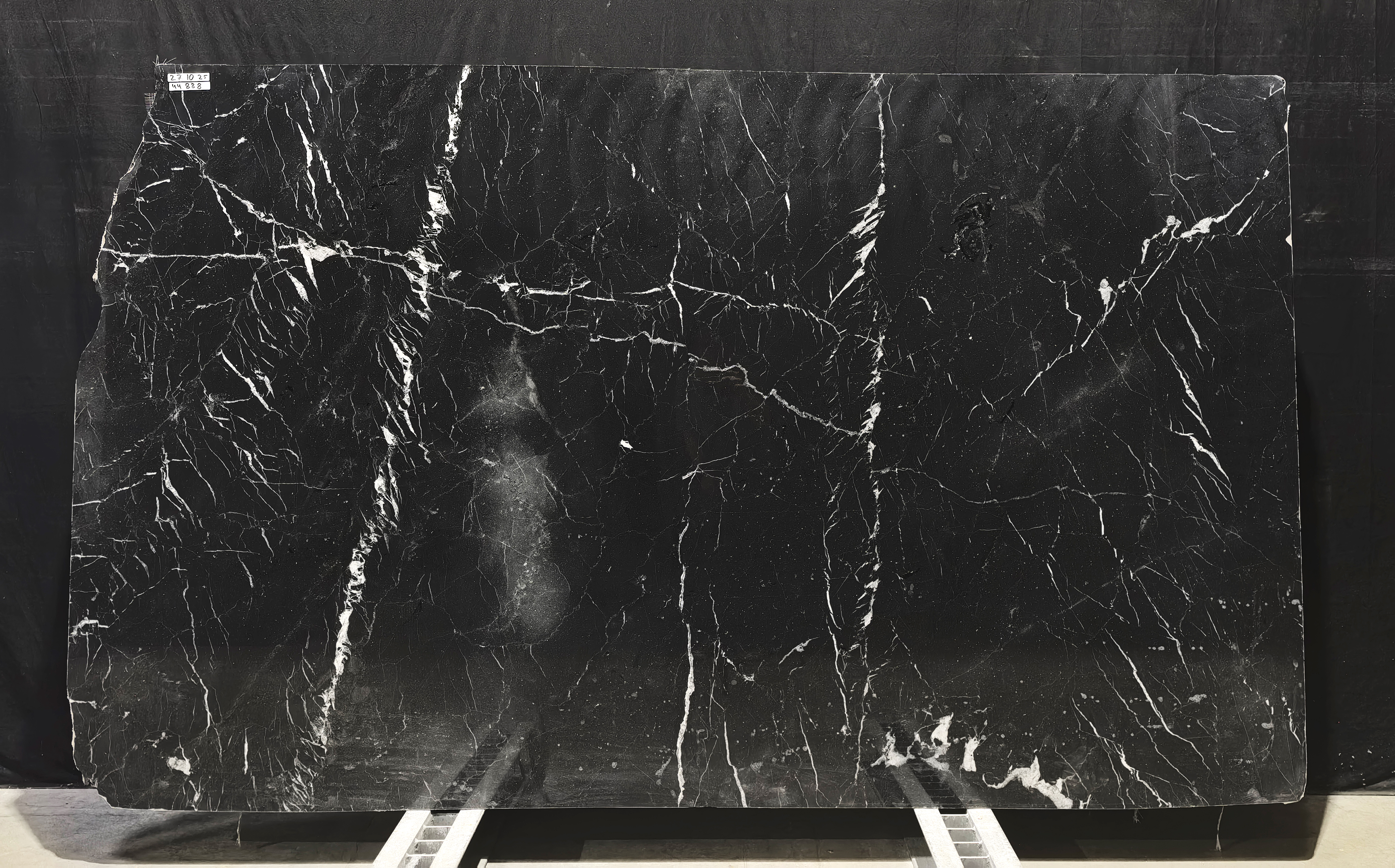 Nero Marquina/020/Полированная (44888 (2 870 х 1 750))