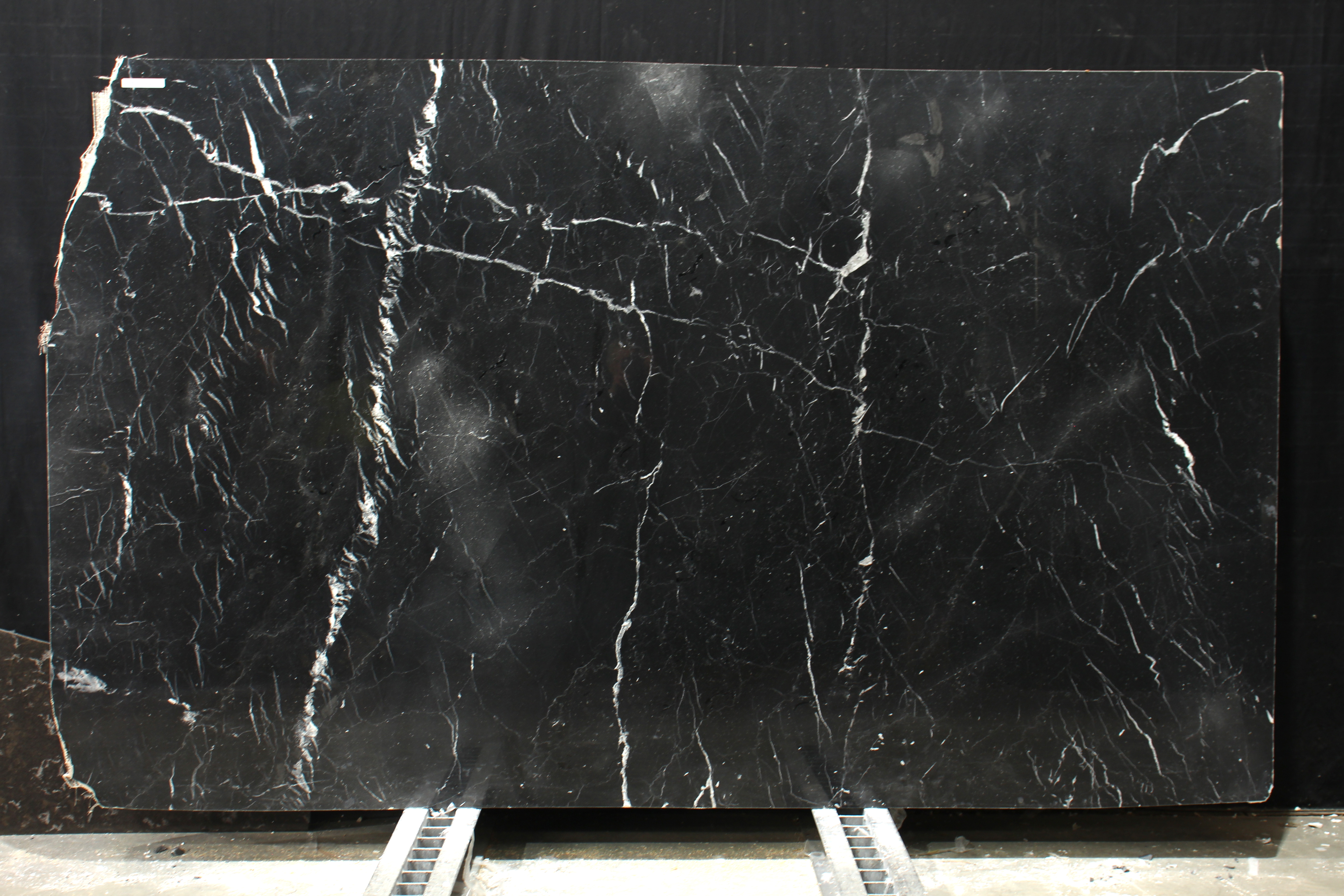 Nero Marquina/020/Полированная (44891 (2 870 х 1 750))