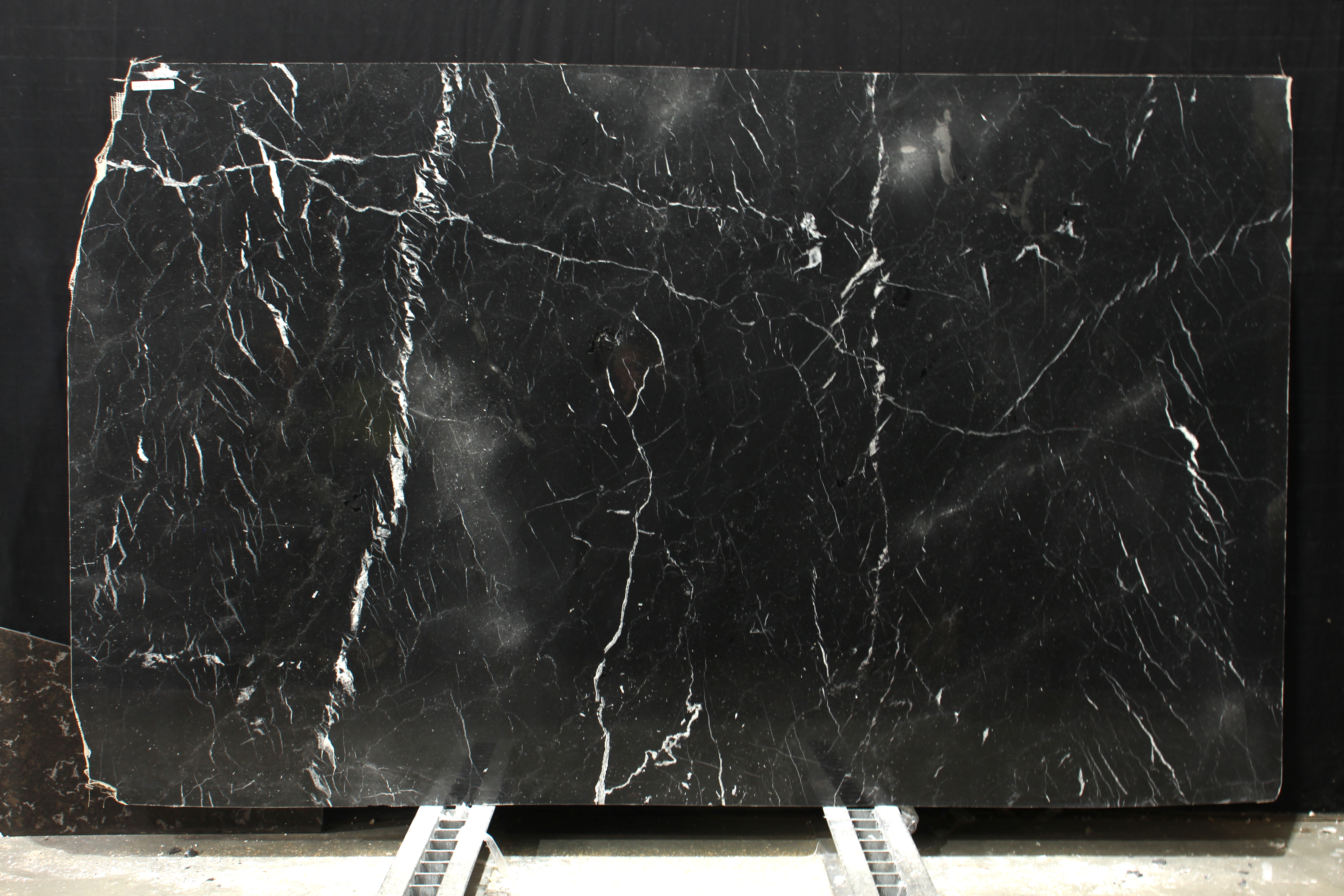 Nero Marquina/020/Полированная (44893 (2 870 х 1 750))