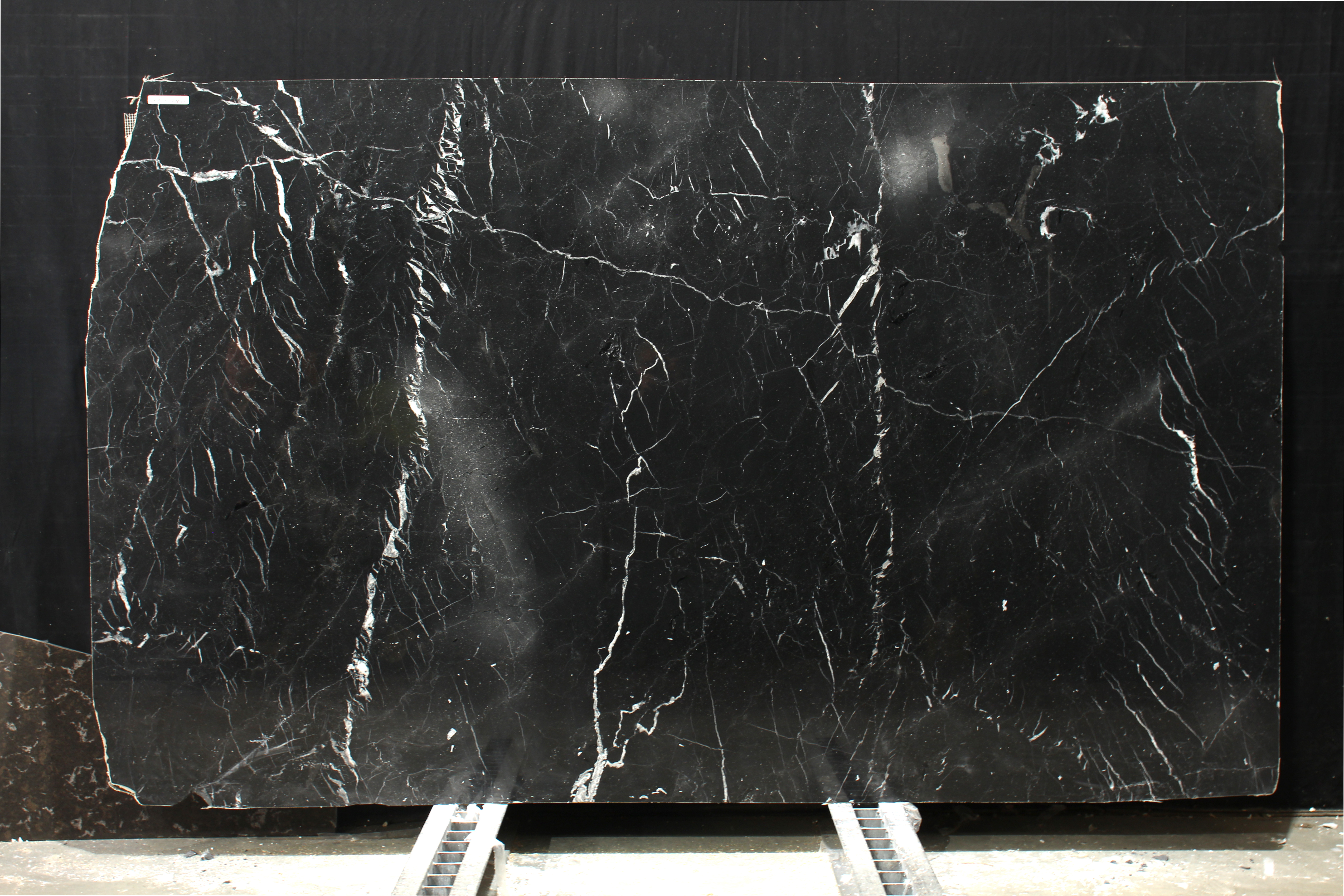 Nero Marquina/020/Полированная (44894 (2 870 х 1 750))