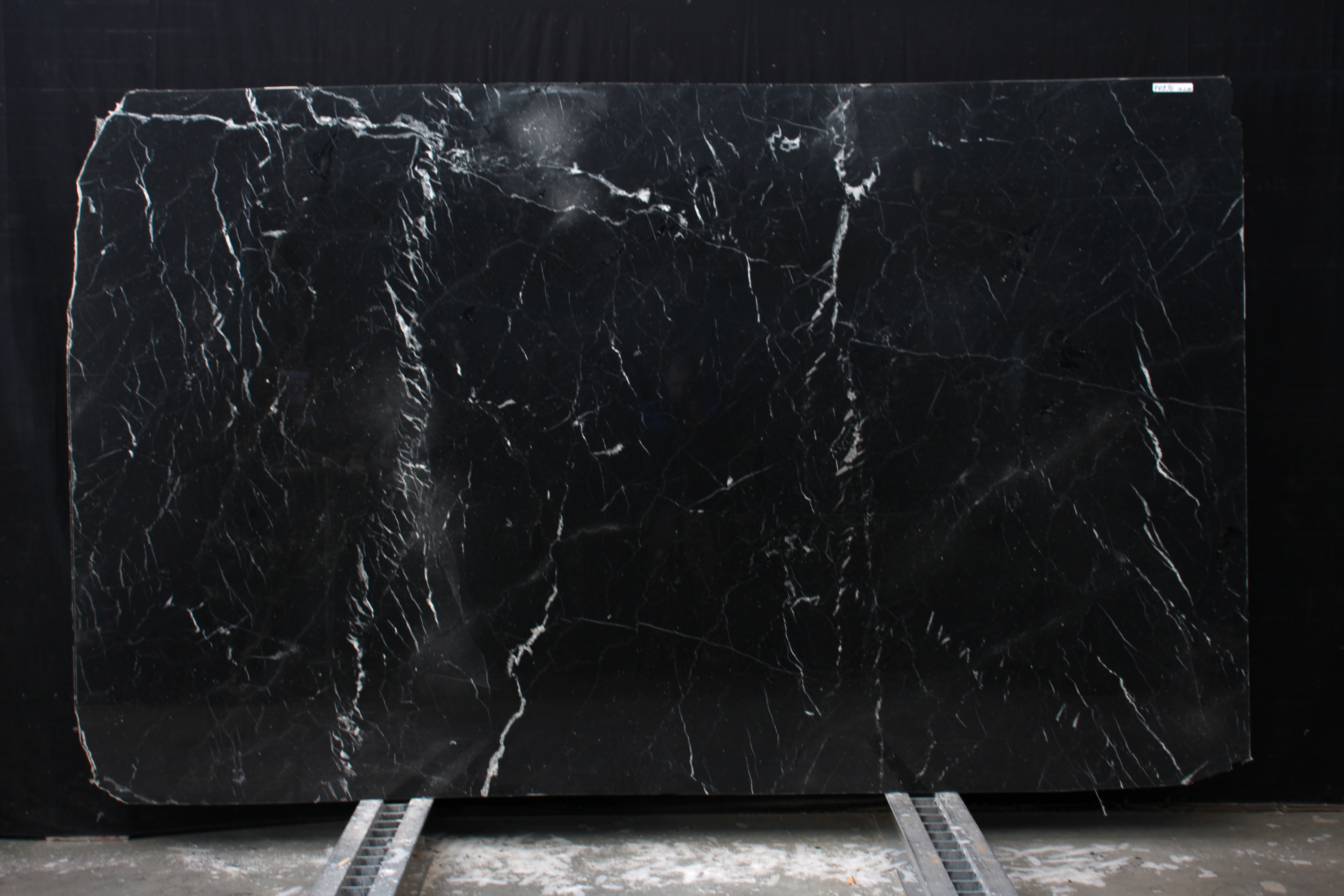 Nero Marquina/020/Полированная (44896 (2 900 х 1 770))