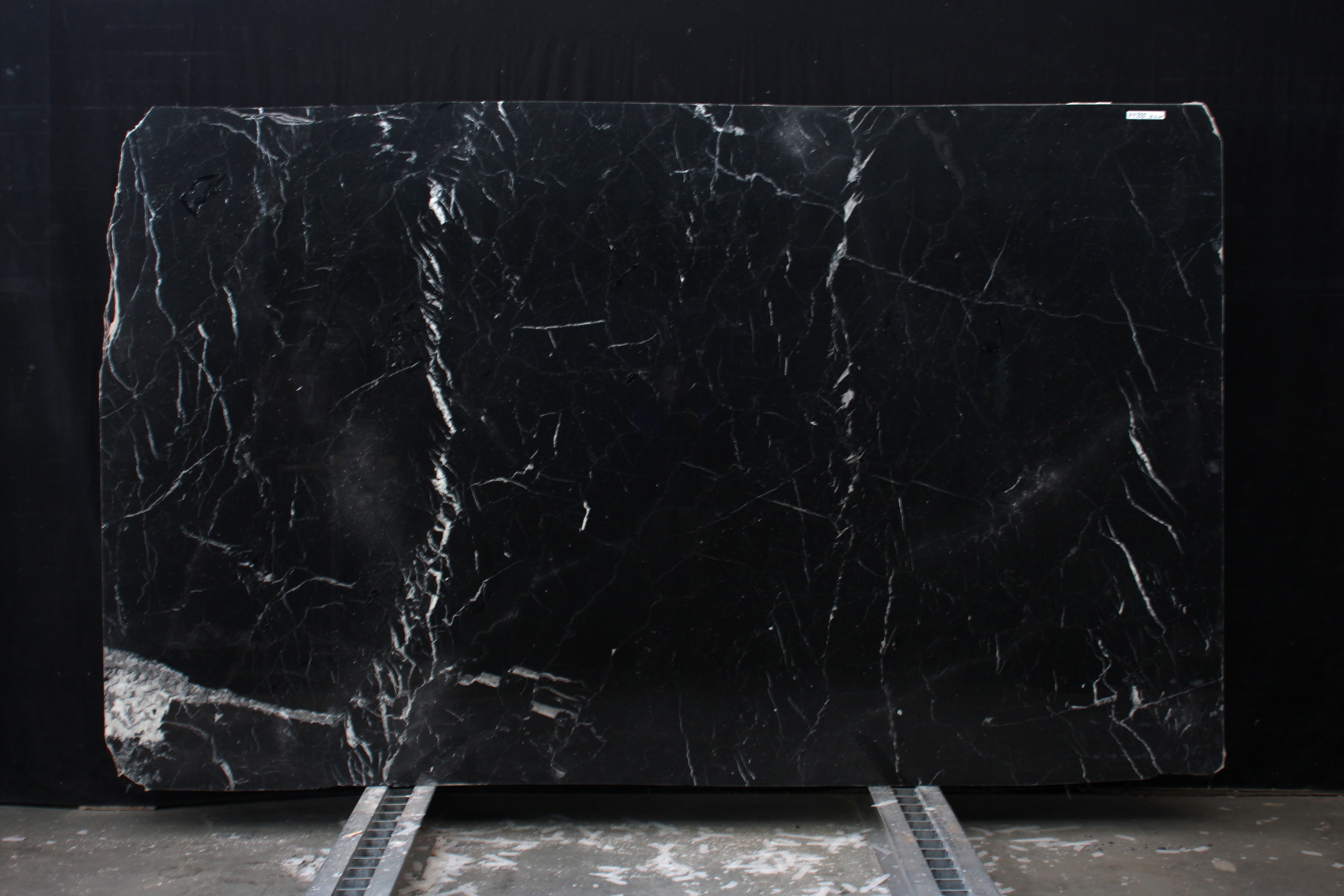 Nero Marquina/020/Полированная (44900 (2 900 х 1 770))