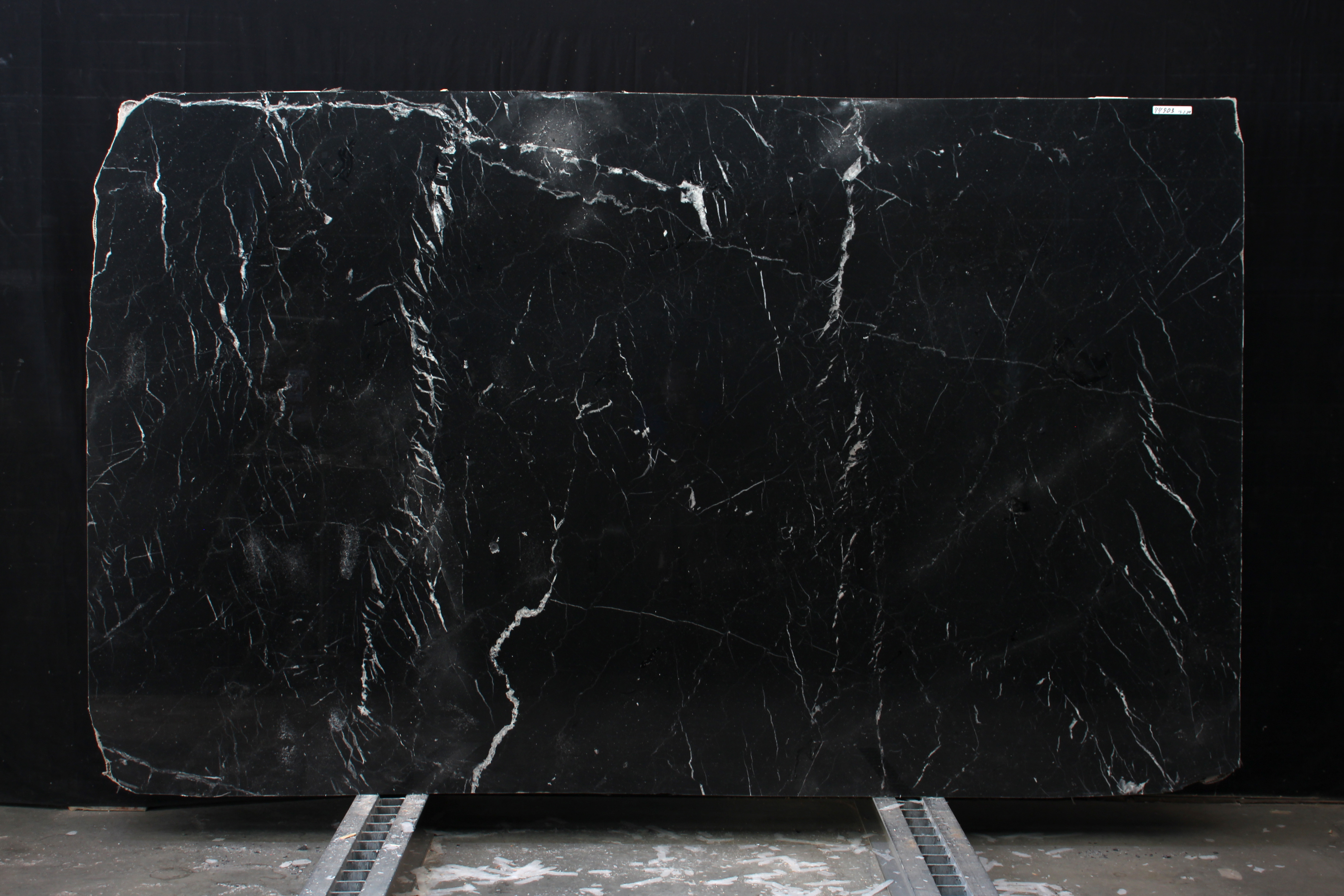 Nero Marquina/020/Полированная (44903 (2 900 х 1 770))