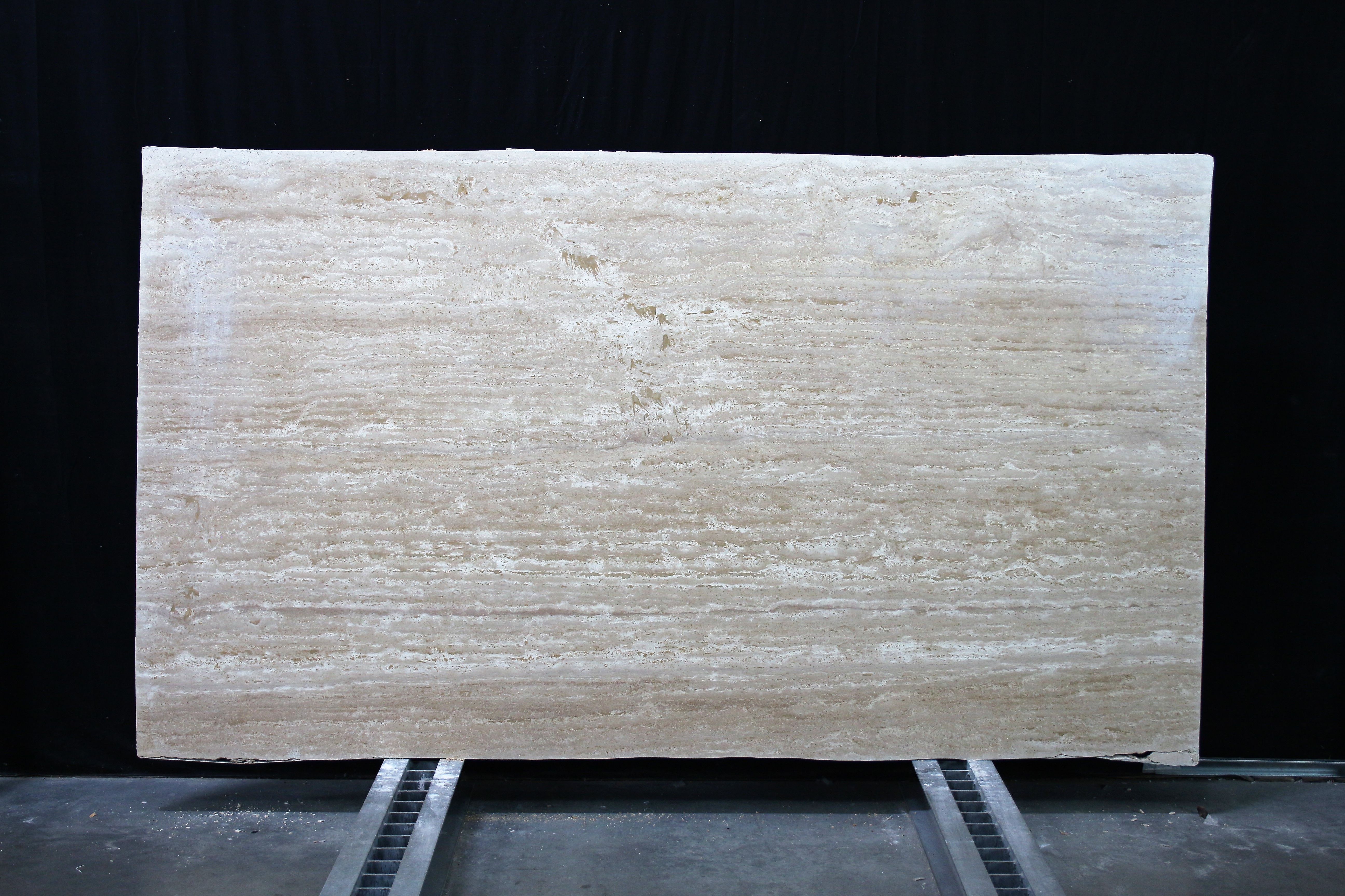 Travertine Classico Заполненный/020/Шлифованная (7797 (2 420 х 1 360))