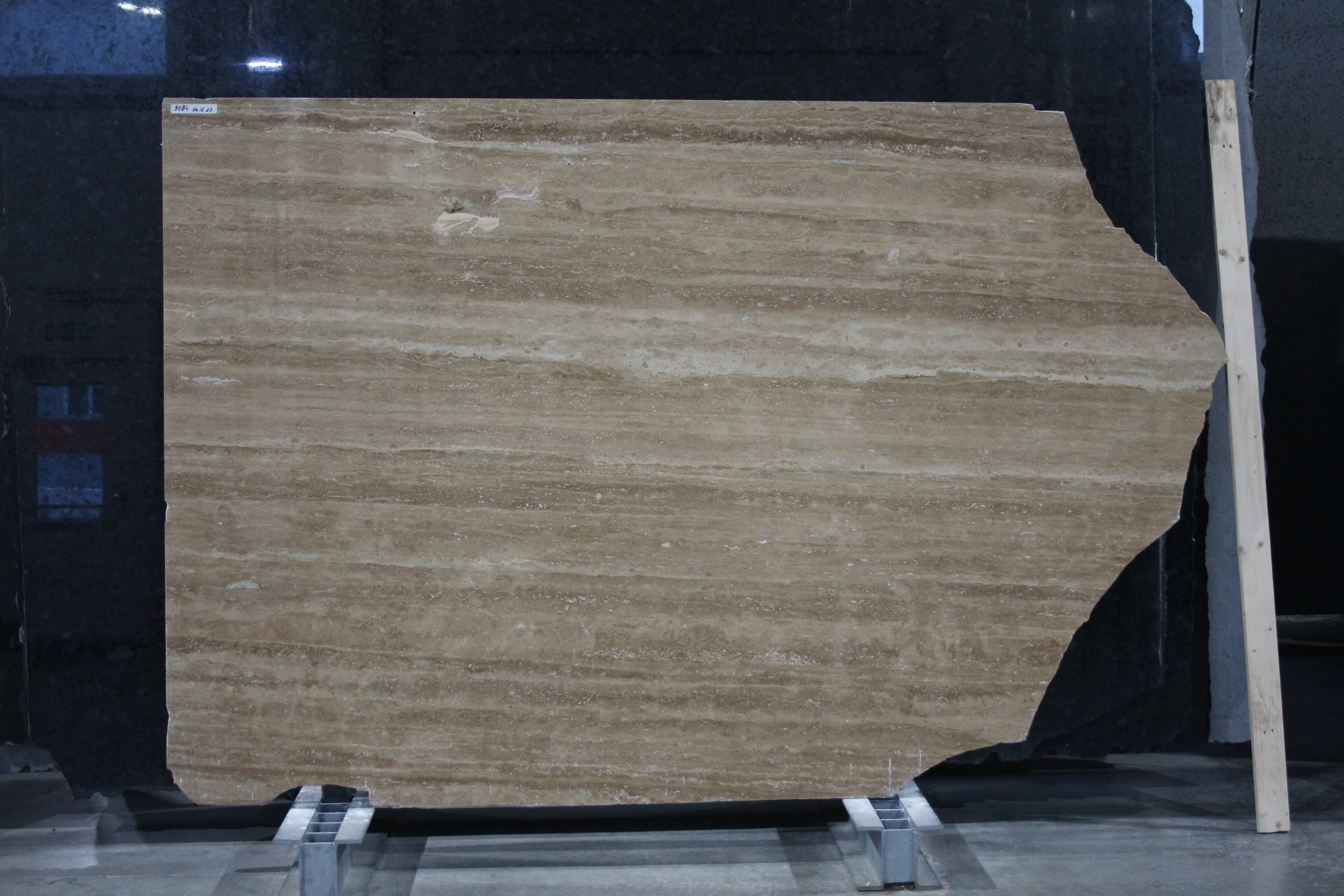 Travertine Noce/020/Полированная (9084 (1 900 х 1 500))