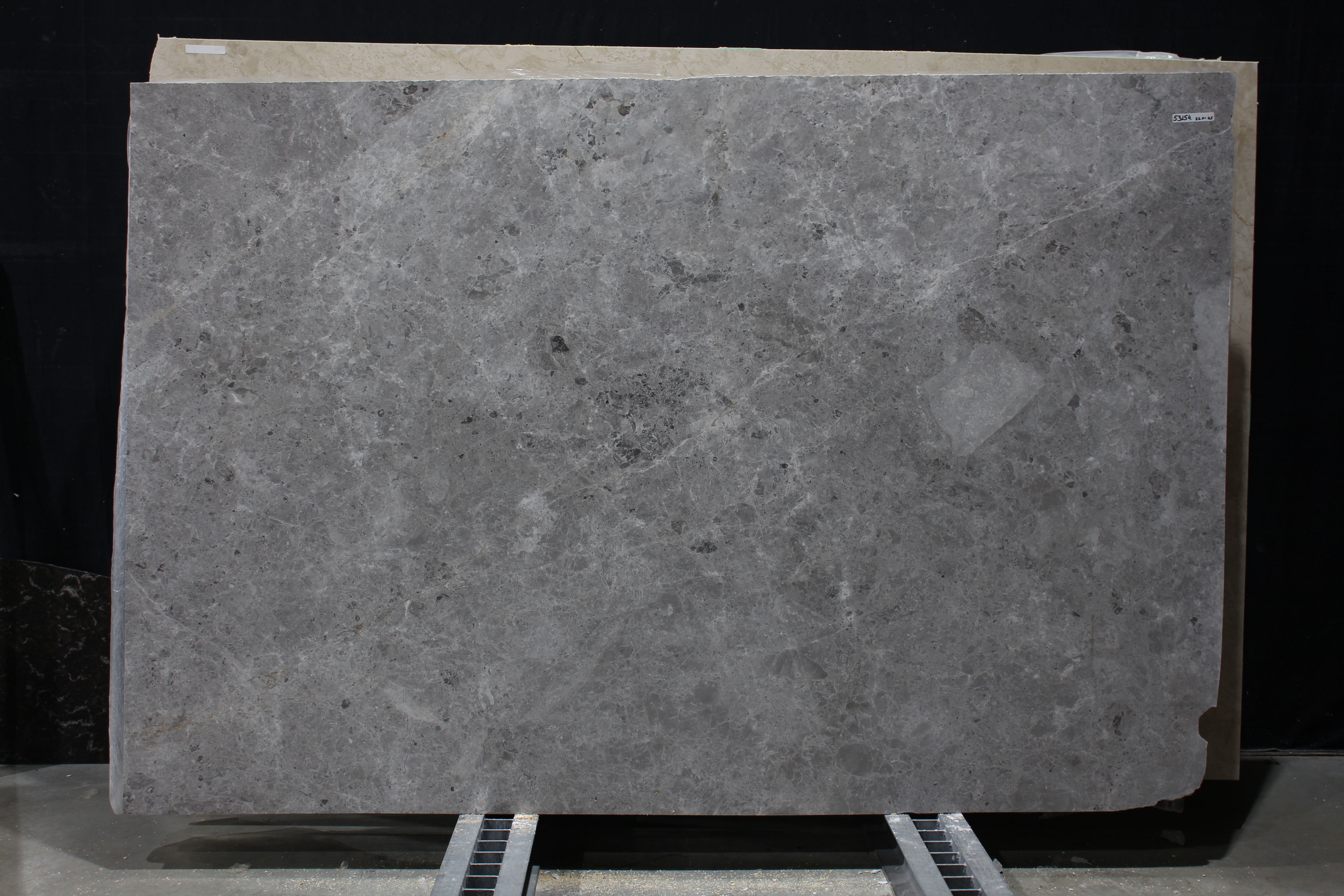 Tundra Grey/020/Полированная (53154 (2 530 х 1 670))