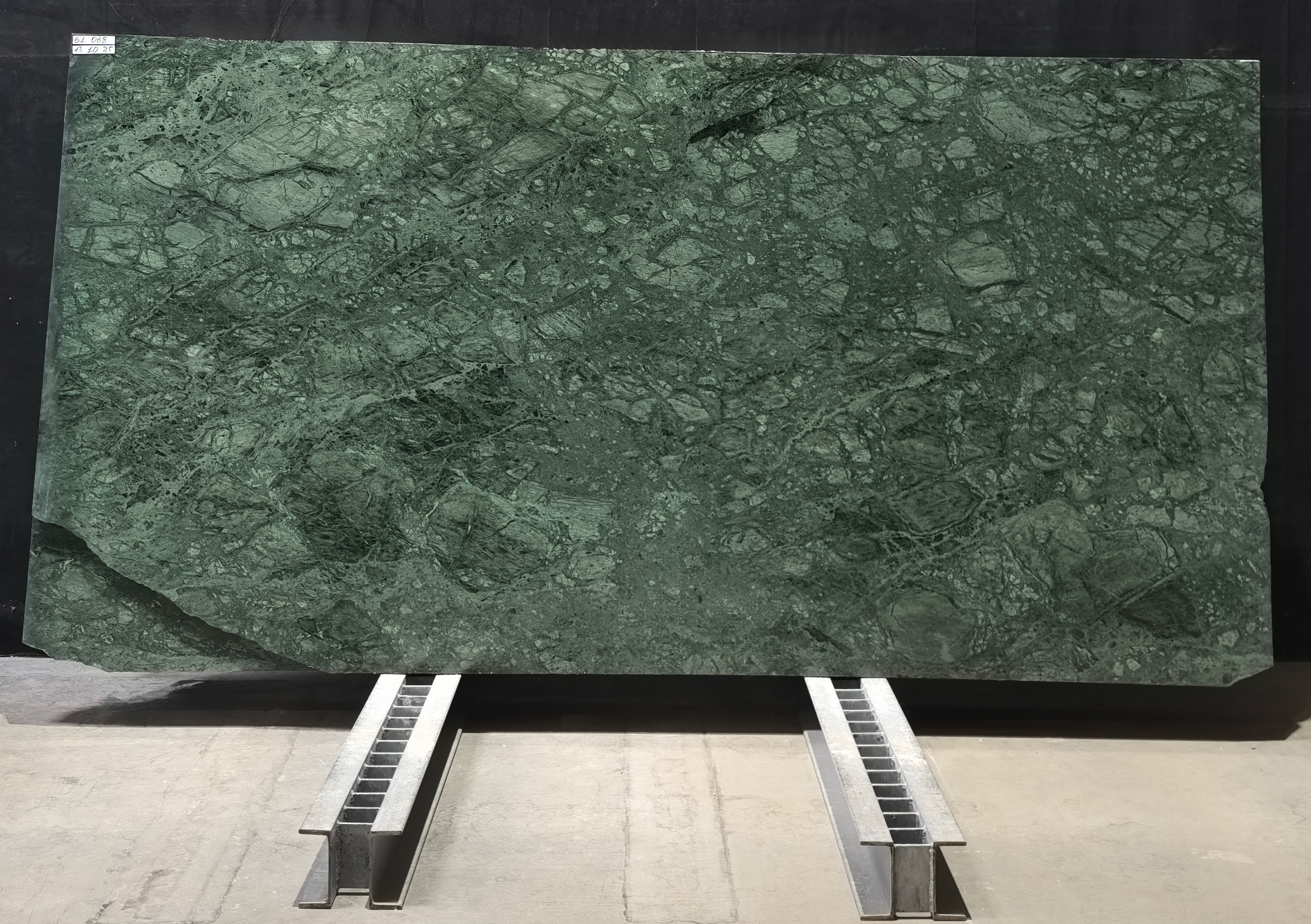 Verde India/020/Полированная (61068 (2 700 х 1 420))