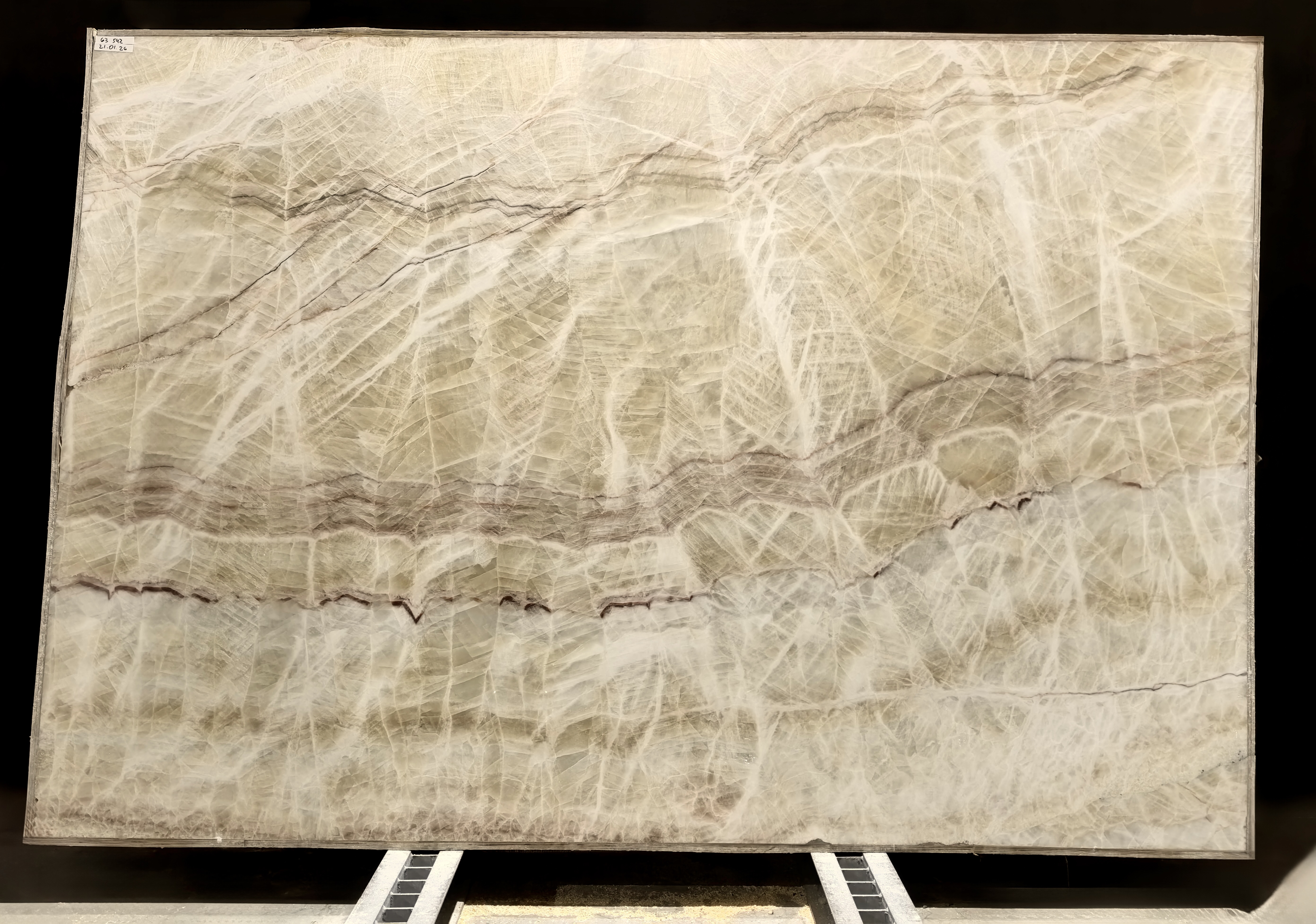 Onyx Beige/020/Полированная (63542 (2 970 х 2 030))