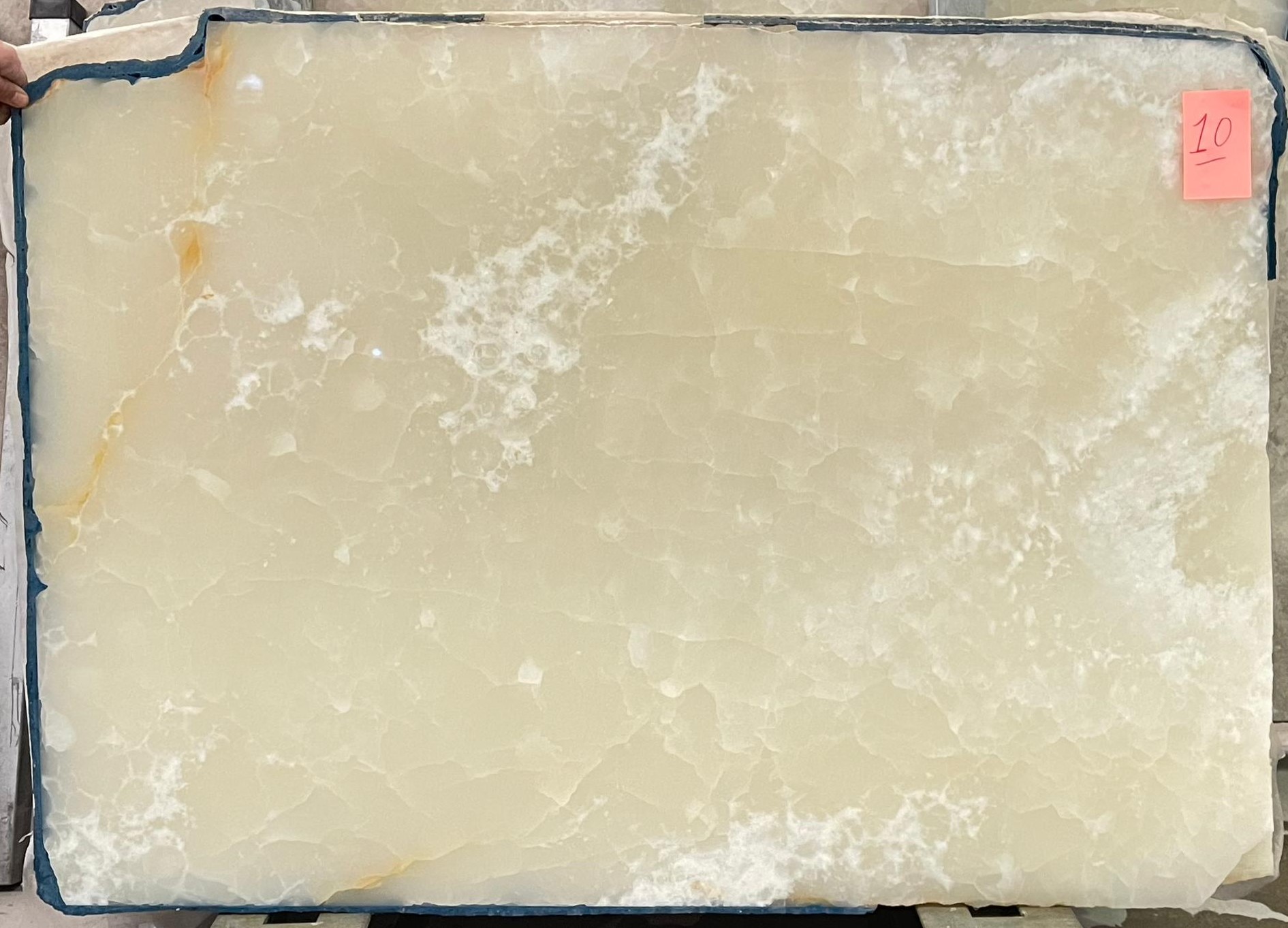 Onyx Bianco/020/Полированная (56441 (1 360 х 940))