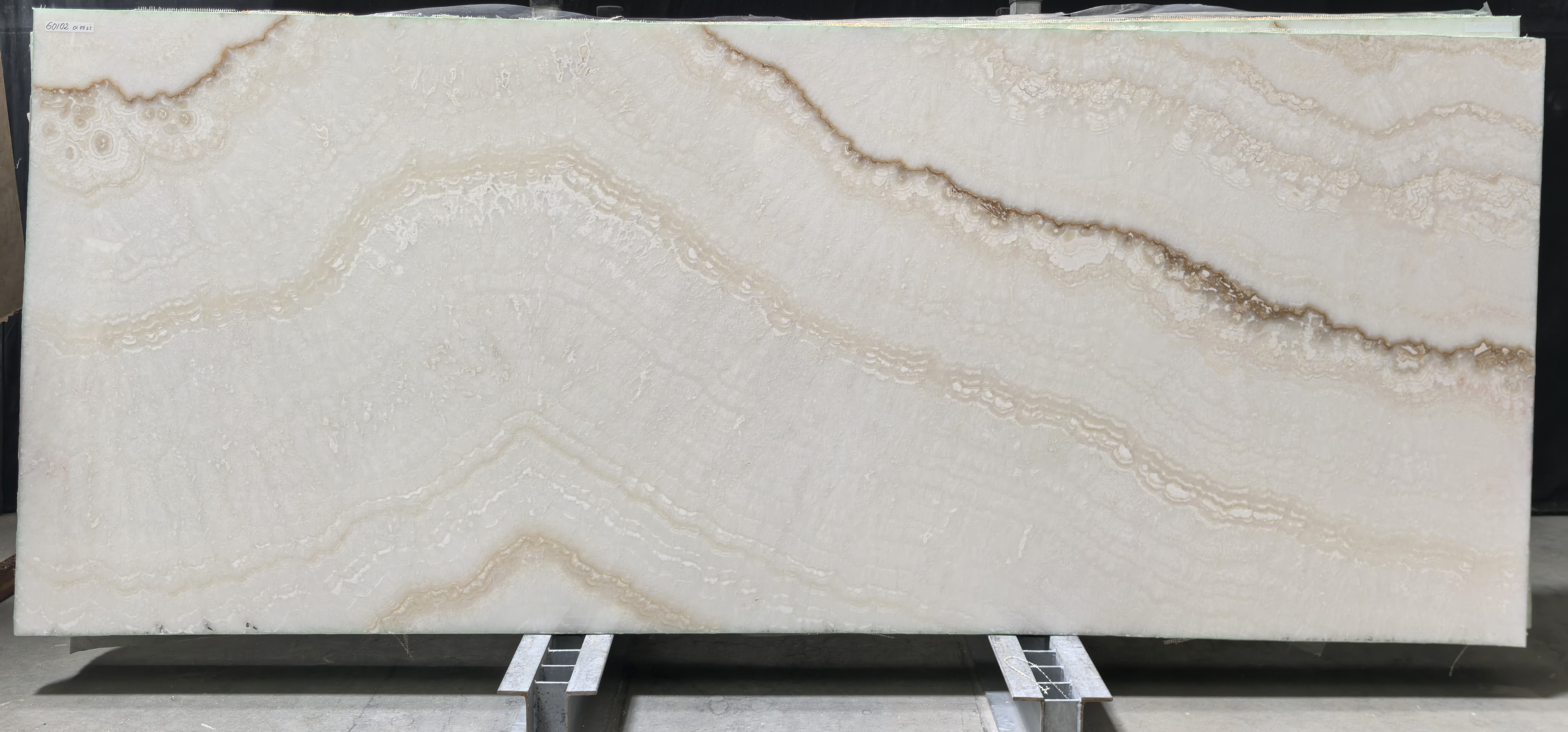 Onyx Ivory/020/Полированная (60102 (3 100 х 1 250))